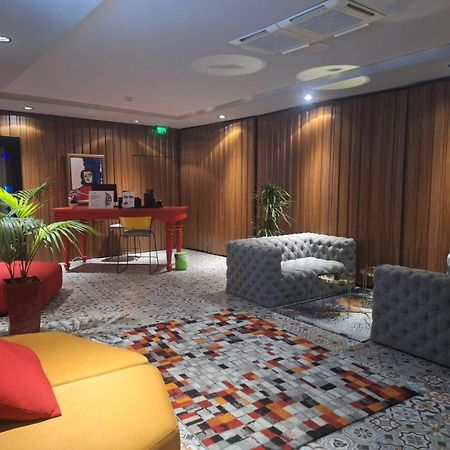 Next Door Park Hotel Скопие Екстериор снимка