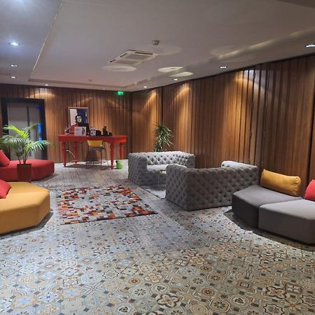 Next Door Park Hotel Скопие Екстериор снимка