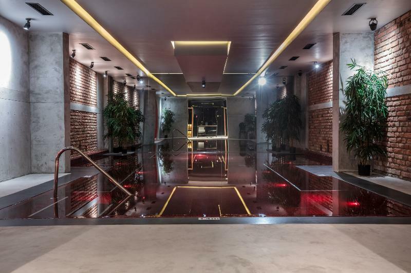 Next Door Park Hotel Скопие Екстериор снимка