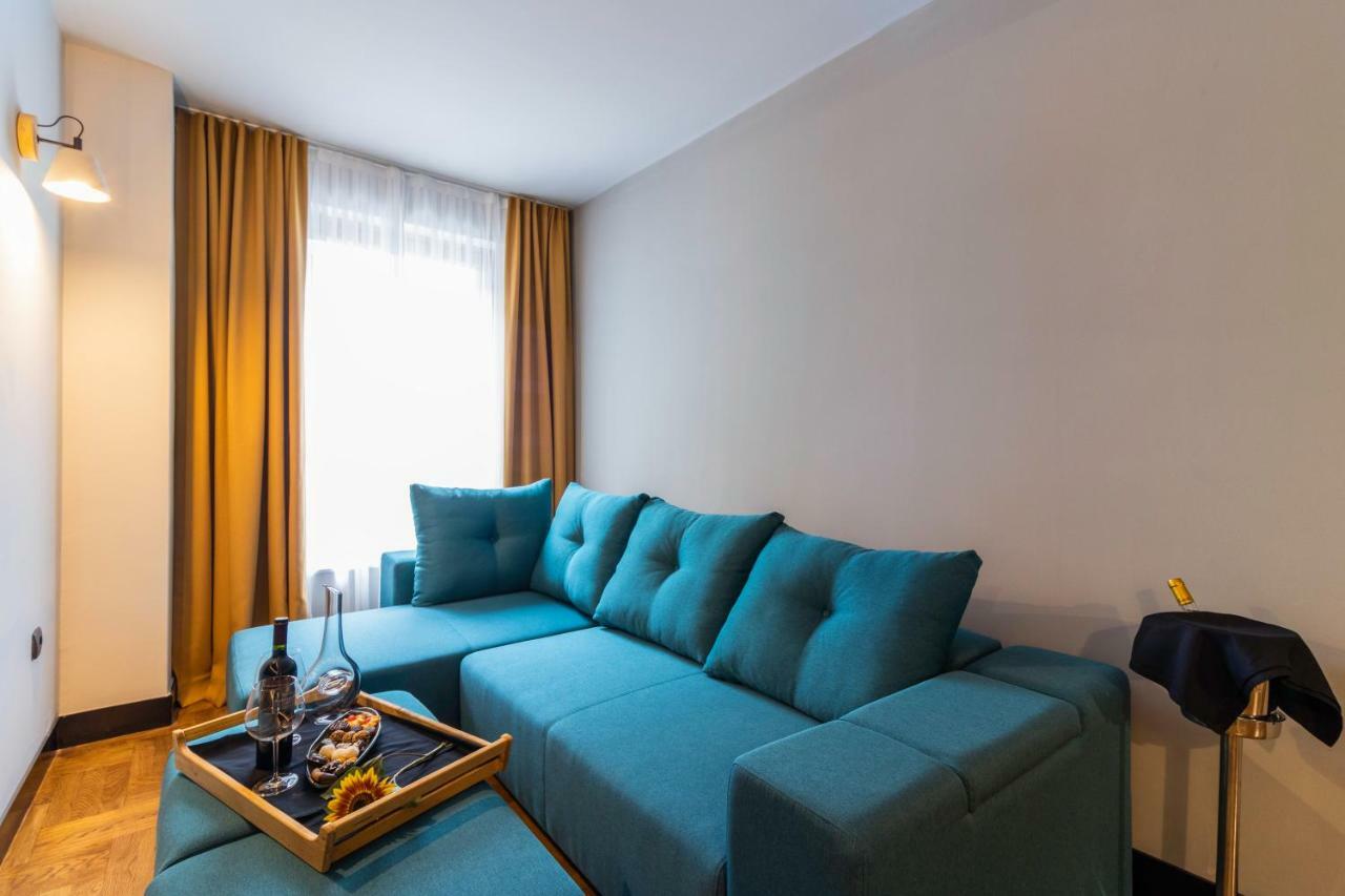 Next Door Park Hotel Скопие Екстериор снимка